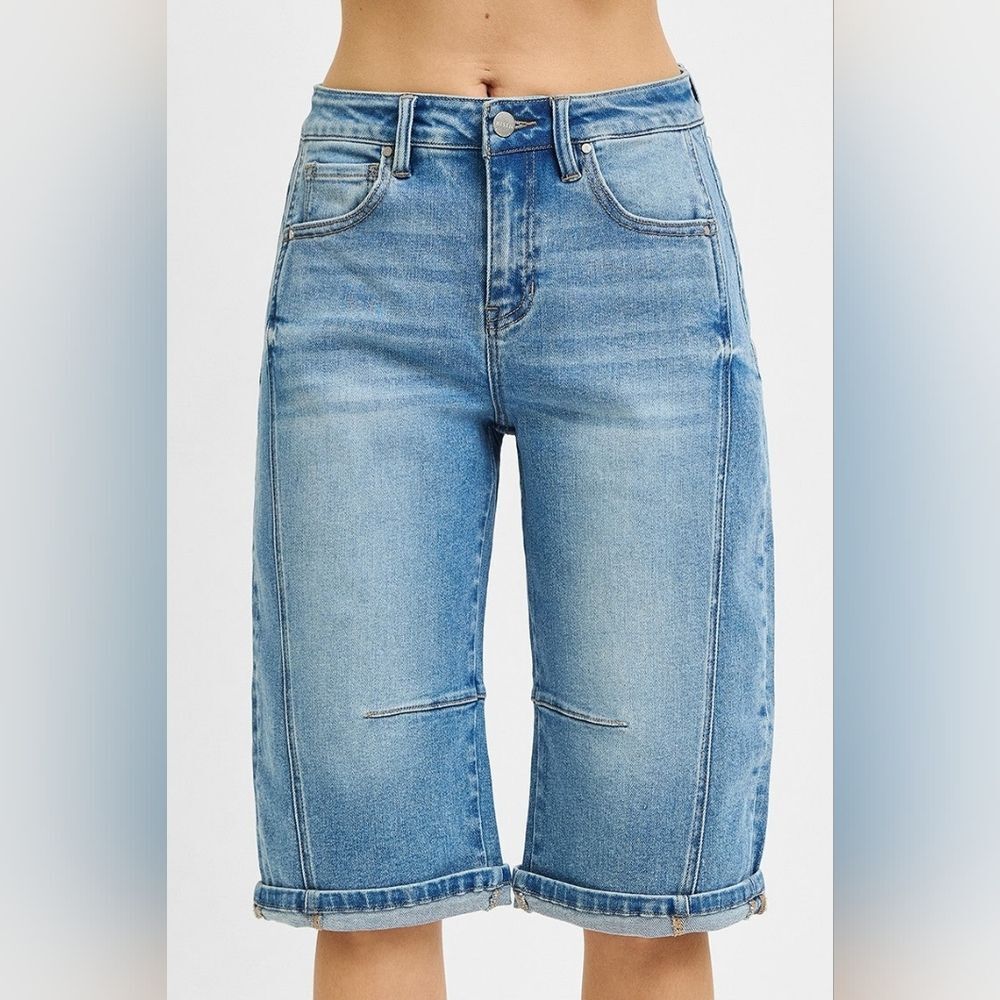 Mid Rise Fit Barrel Long Cuffed Shorts Women's Blue Denim Shorts